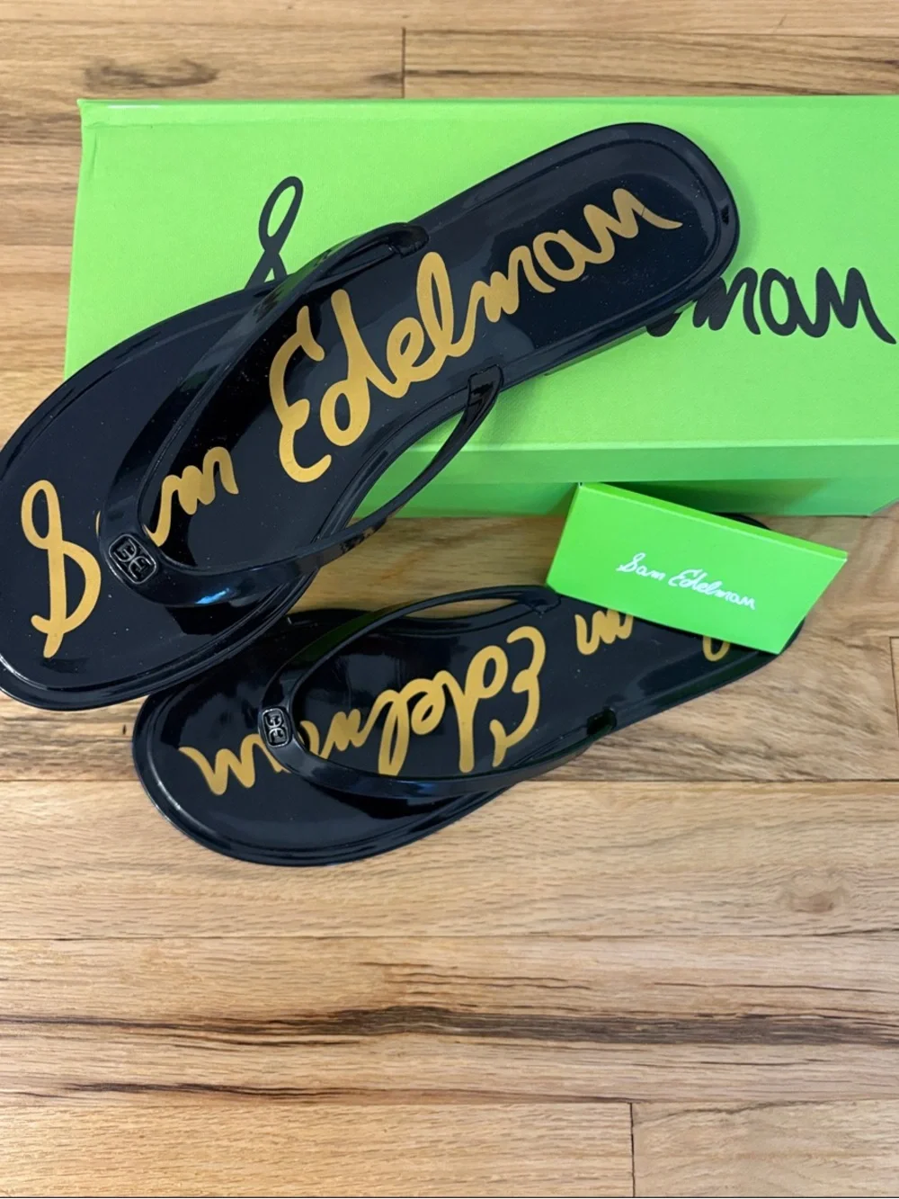 NWT Sam Edelman Black and Gold Script Jelly Flip Sandals Size 10 - Picture 1 of 7